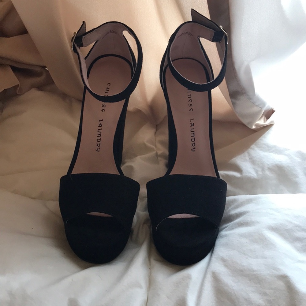 Chinese Laundry Avenue Platform Heels